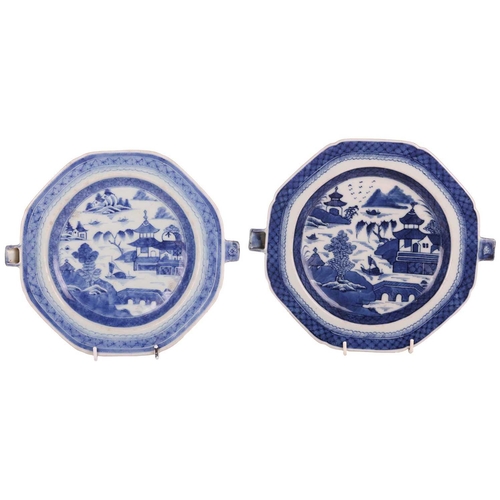 53 - A set of four Chinese blue and white octagonal export porcelain hot water dishes, Jiaquing 1796-1820... 