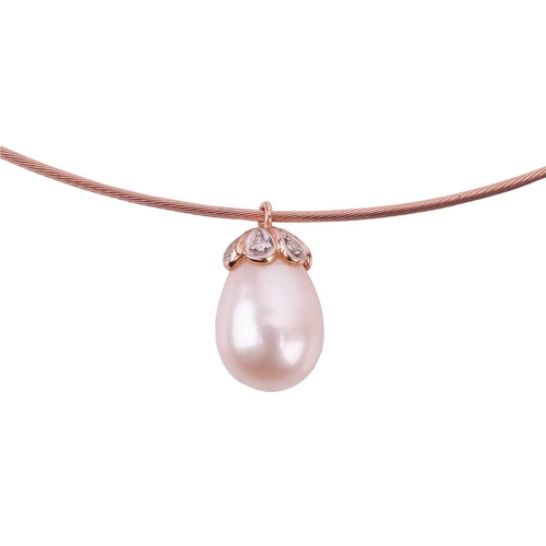 193 - Two cultured pearl pendant wire necklaces; the first contains a teardrop-shaped cream pearl of 12.5 ... 