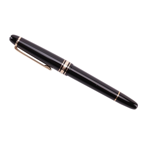 220 - Montblanc - a Meisterstück Hommage à Frederic Chopin fountain pen, with a bi-coloured nib, in fitted... 