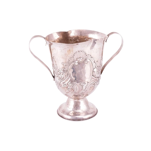 262 - A George III silver loving cup, London 1788, maker's mark 'W.S', of bell shaped form to a circular s... 