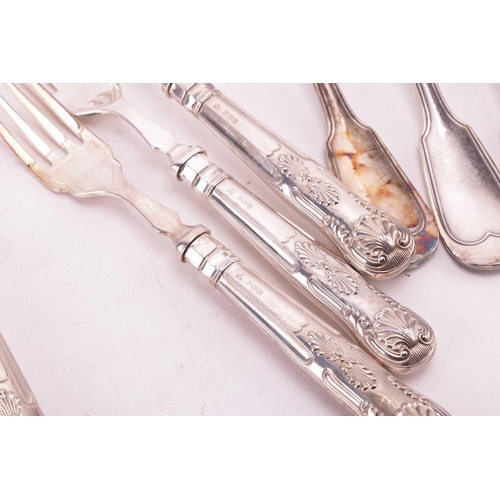 306 - A collection mixed collection of silver flatware including tablespoons, teaspoons, and other items o... 