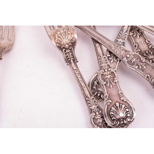 309 - A matched canteen of silver double struck Queen's pattern flatware comprising:- Six tablespoons, mon... 