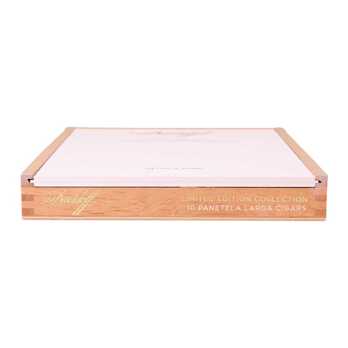 100 - One Box of Davidoff Signature No 1 Limited Edition Collection (10 cigars) Deceased estate. From a pr... 