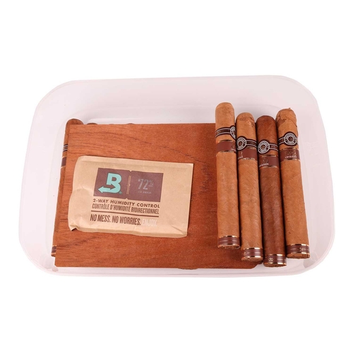 121 - Sixteen Montecristo Linea 1935 Leyenda Single Cigars. Qty: (16) Deceased estate. From a private coll... 