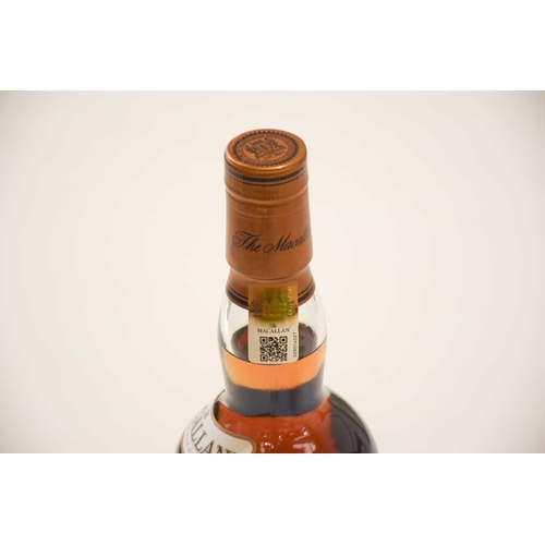 146 - The Macallan Archival Series Folio 5, 43%, 70cl Private Collector in Essex Notes from The Macallan F... 