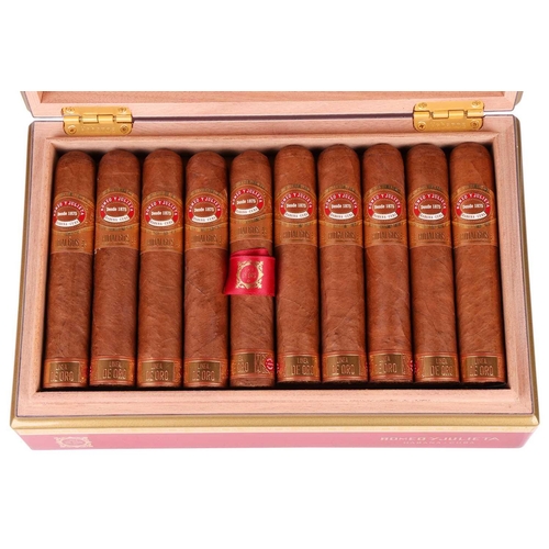 71 - One Box of Romeo y Julieta Linea de Oro Hidalgos, (20 cigars), EMS, OPR JUL21 Deceased estate. From ... 