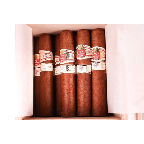 92 - One Part Box of Hoyo de Monterrey Epicure No 2, (13 cigars), EMS, SOU ENE21, with a Pack of Tubos Ep... 