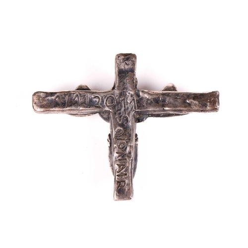 157 - A Mykola Solonair (Contemporary Ukrainian/British) a contemporary heavy-cast silver crucifix pendant... 