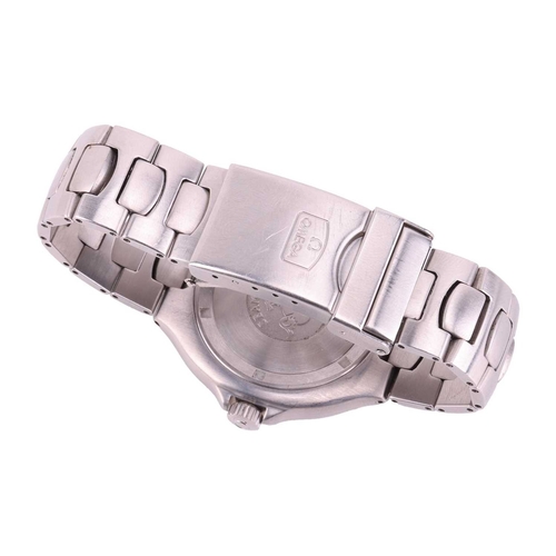 202 - An Omega Seamaster professional 200m diving watch in steel. Model: 396.1052 Serial: 53011249 Year: 1... 