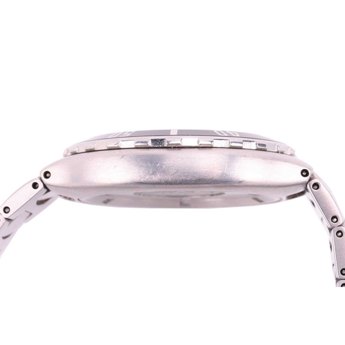 202 - An Omega Seamaster professional 200m diving watch in steel. Model: 396.1052 Serial: 53011249 Year: 1... 