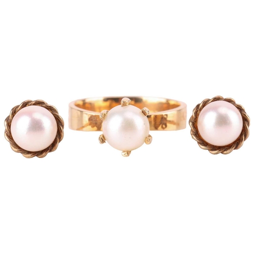 14 - A pair of cultured pearl stud earrings in 9ct gold mounts, together with a cultured pearl solitaire ... 