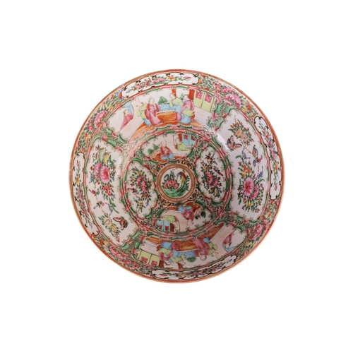 59 - A Chinese Famille Rose porcelain circular fruit bowl, Late Qing Dynasty, late 19th century painted w... 