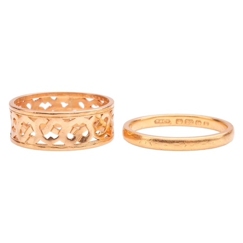 201 - Two wedding bands in 22ct yellow gold; to include a plain D-profile band with flat edges, size M½; a... 