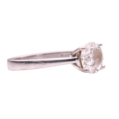 227 - A diamond solitaire ring in platinum, featuring a round brilliant-cut diamond of 1.00ct, in a four-c... 