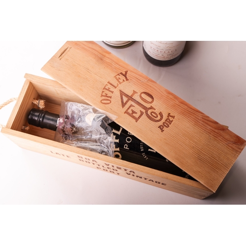 260 - A bottle of Offley Boa Vista LBV 1982 port, bottled in 1988, 20% vol, 75cl, in original wooden box, ... 