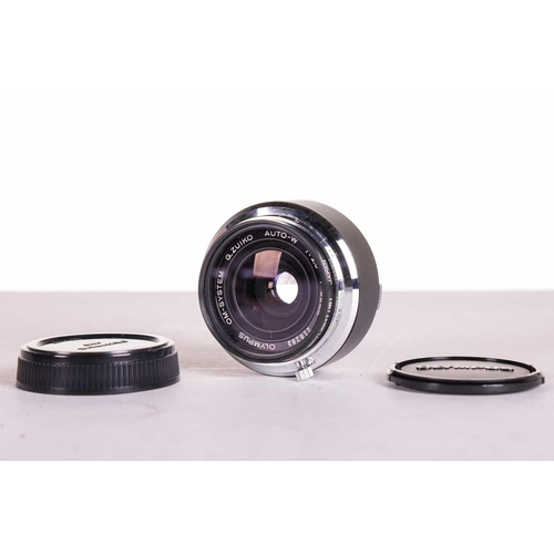 147 - A large collection of Olympus OM System camera lenses, comprising: Zuiko Auto-Macro 135mm F4.5, Zuik... 