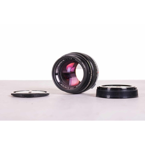 147 - A large collection of Olympus OM System camera lenses, comprising: Zuiko Auto-Macro 135mm F4.5, Zuik... 