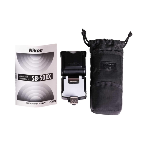 155 - A Nikon close up Speedlite Commander Kit R1C1, apparently unused and in original packaging, comprisi... 