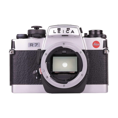 168 - A Leica R7 'Chrome' SLR Camera, made in Germany, serial no 1924520, 1992, with original box and pape... 