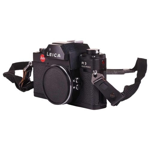 173 - A Leica R3 Electronic Camera body, No.1484115, made in Portugal, in original Leitz box, with carry s... 