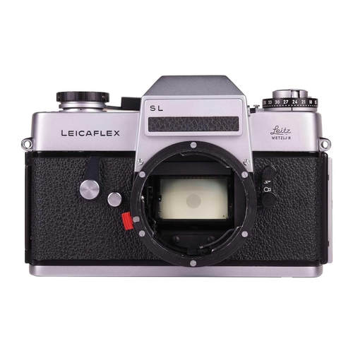 176 - A Leica Leicaflex SL SLR Camera Outfit, late 1960s German, chrome, serial no. 1223828, with original... 