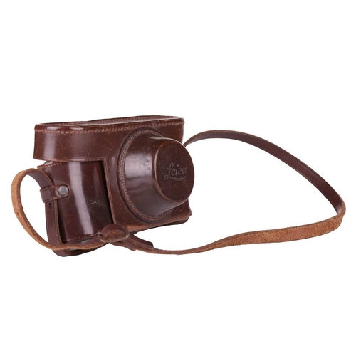 179 - An Ernst Leitz Wetzlar Leica IIIc 35mm Range Finder Camera, 1941/2, serial number 378782, with brown... 