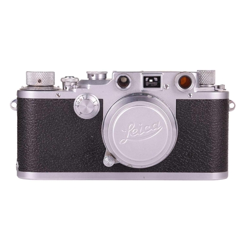 179 - An Ernst Leitz Wetzlar Leica IIIc 35mm Range Finder Camera, 1941/2, serial number 378782, with brown... 