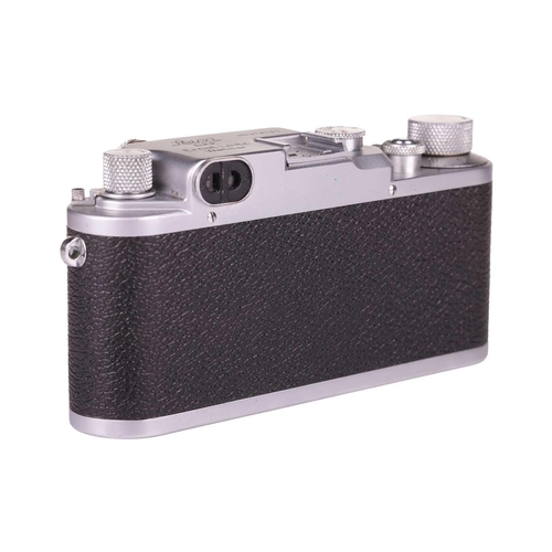 179 - An Ernst Leitz Wetzlar Leica IIIc 35mm Range Finder Camera, 1941/2, serial number 378782, with brown... 