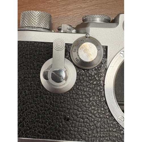 180 - An Ernest Leitz Wetzlar Leica IIIf 35mm rangefinder camera with chrome body, 1956, serial number 814... 