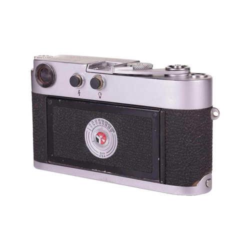 183 - A Leitz Wetzlar Leica M3 Camera, 1960, serial no 996587, with original box and a leather Leica carry... 