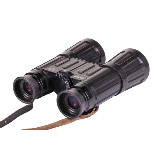 188 - Zeiss Dialyt 10 x 40 B T* binoculars, serial number 1661083, with leather strap and Zeiss carry pouc... 