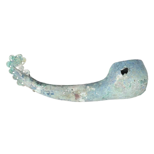 136 - Dong Son Culture: a patinated bronze ladle, 'Muoi Dong' (1000 BCE - 200 CE), 17 cm long. Private Lon... 