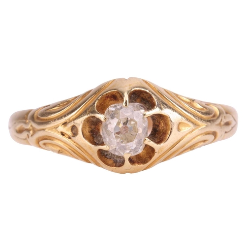 28 - An early 20th-century diamond-set ring, with an old-cut diamond measuring approximately 4.8mm x 4.2m... 