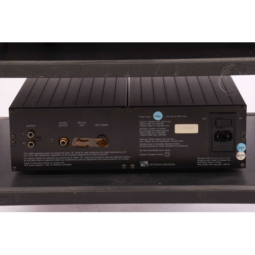 227 - A collection of assorted unboxed Hi-Fi & Video items, comprising: a Magnum Dynalab Analog FM Tuner, ... 