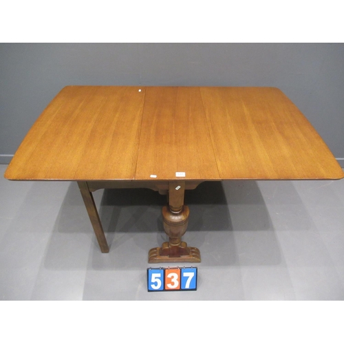 537 - Oak drop leaf table