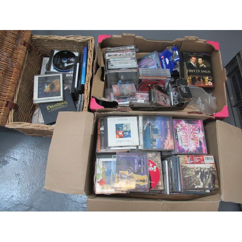 202 - Very Large Quantity of Xbox Games +DVD'S +Monitors& & Keyboard