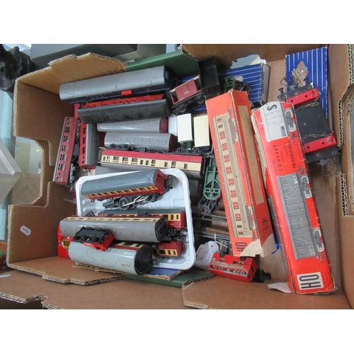 147 - 3 boxes of traintrack Hornby etc