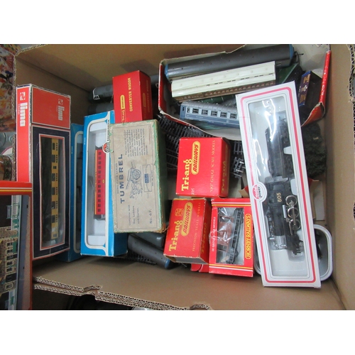 147 - 3 boxes of traintrack Hornby etc