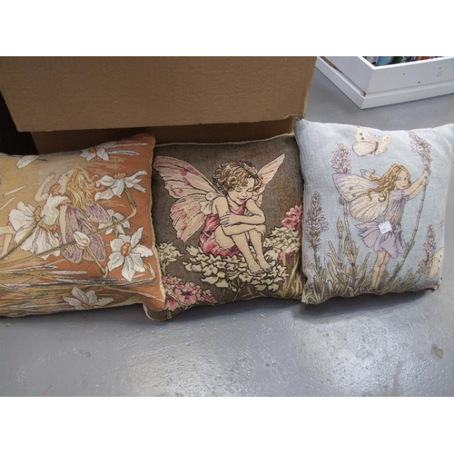 133 - Large quantity assorted cushions & covers