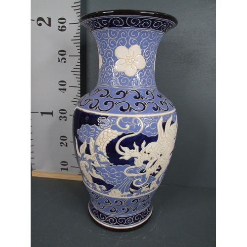 135 - Large blue/white oriental vase