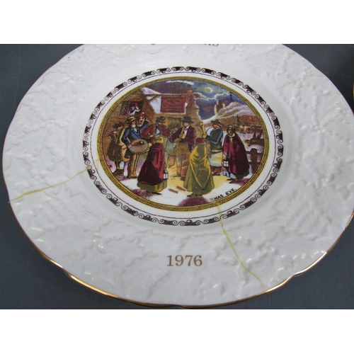 187 - Coalport christmas plates 13 in total 2 A/F