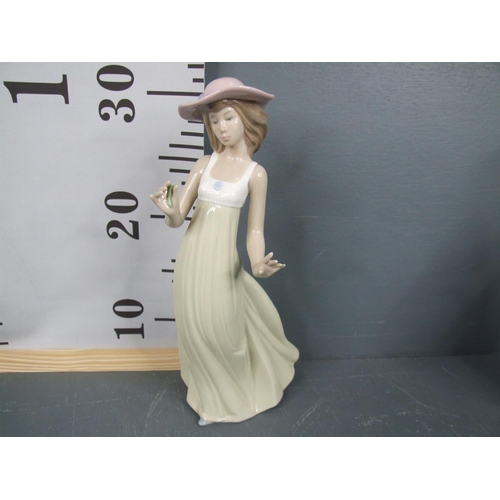 198 - 2 Nao by lladro figures