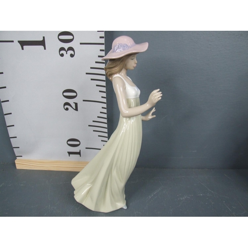 198 - 2 Nao by lladro figures