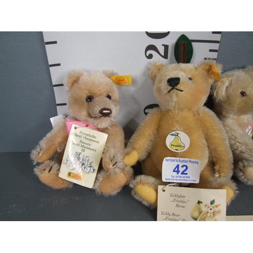 42 - 6 Historic steiff miniature bears