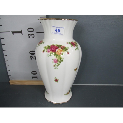 46 - Large royal albert country rose vase + planter