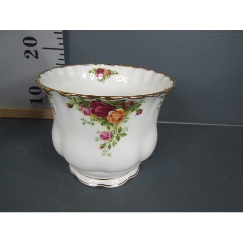 46 - Large royal albert country rose vase + planter