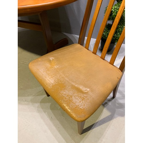 467 - G-Plan dining table & 4 chairs (pads worn)