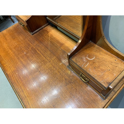 476 - Victorian dressing table