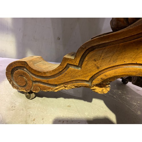 486 - Victorian French centre table (wormed) + 4 chairs