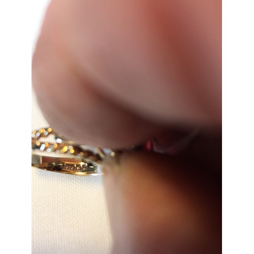 367 - 9ct Gold & garnet ring size L 2.5g total weight